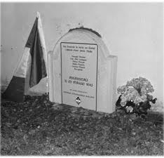 CIMITERO DI ARCENE - 3 MAGGIO 1945