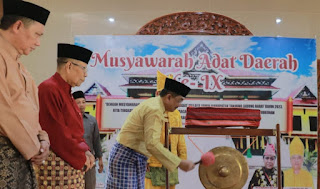 Bupati Buka Musyawarah Adat Daerah LAM Jambi Tanjab Barat ke-IX