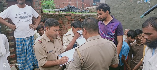 बारिश में गिरे चार मकान पुलिस के रेस्क्यू से दबे हुए बच्चों को निकाला गया