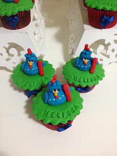 cupcake decorado galinha pintadinha