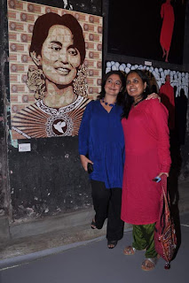 Mahesh Bhatt and Pooja Bhatt at Gaurav Yadav's Art Exhibition