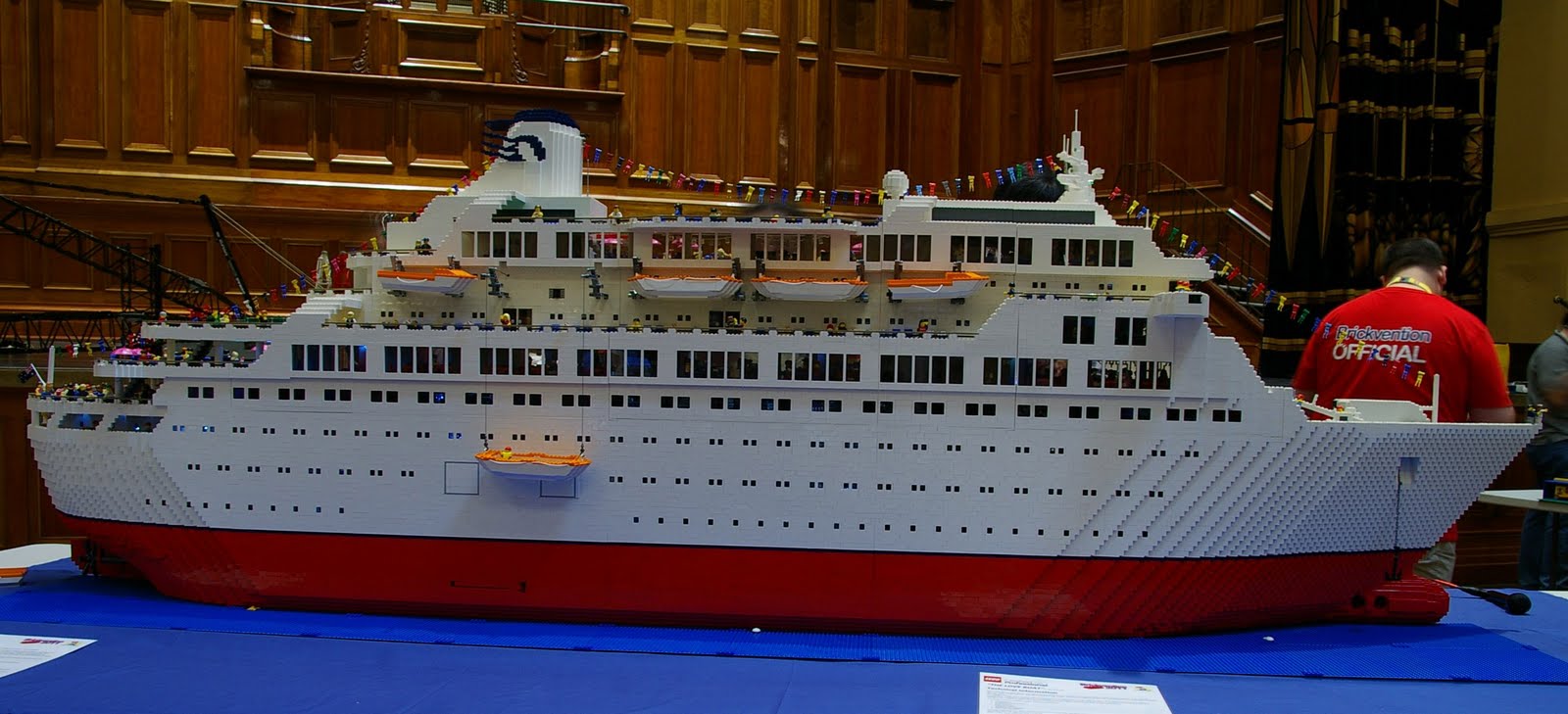 Traveloscopy Travelblog: Struth! Lego Boat a Labour of Love