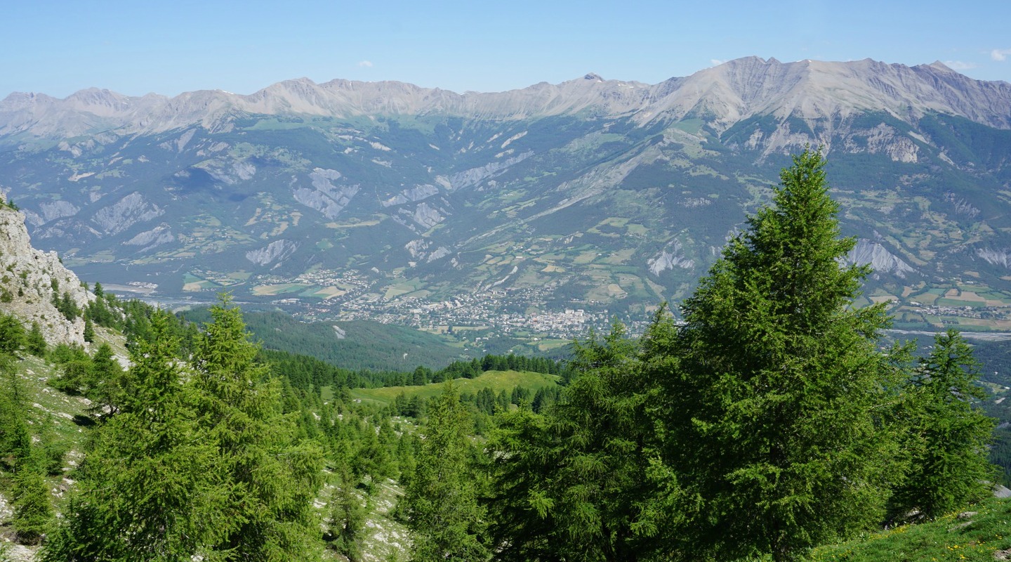 Barcelonette seen from trail to Chapeau de Gendarme