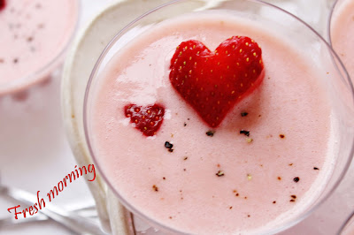 Candy-Strawberry-milh-shake-u-feel-fresh