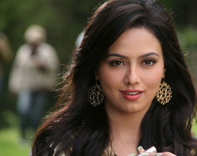 Sana Khan HD Wallpapers - Sana Khan Hot Desktop Photos Free