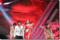 reem-dancing-at-ujala asianet award