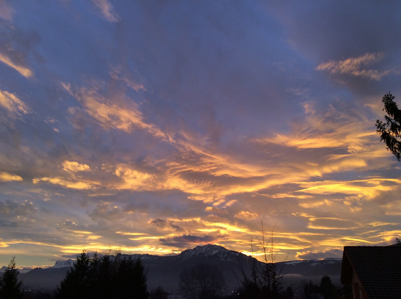 Le Blog De Paul Tom Et Hervé Incroyable Coucher De Soleil