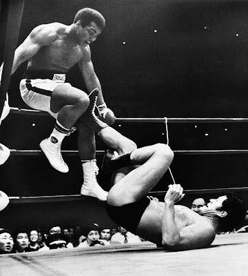 Before Mayweather vs McGregor, Muhammad  Ali Fought a Martial Artist in the Ring 