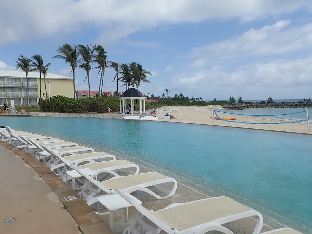 Grand Lucayan pool