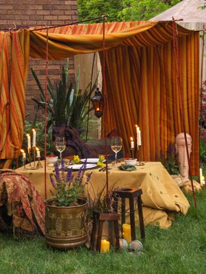 outdoor+dining+table+ +dining+room+ +interior+design+ +decor+ +bohemian+dining+room+ +gypsy+tent