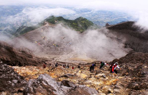 Jalur pendakian gunung Merapi dan Tips pendakiannya