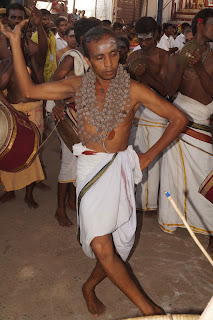 Aruvathimoovar Urchavam 15