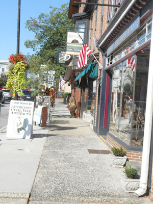 Shopping in Downtown Gettysburg Pennsylvania 