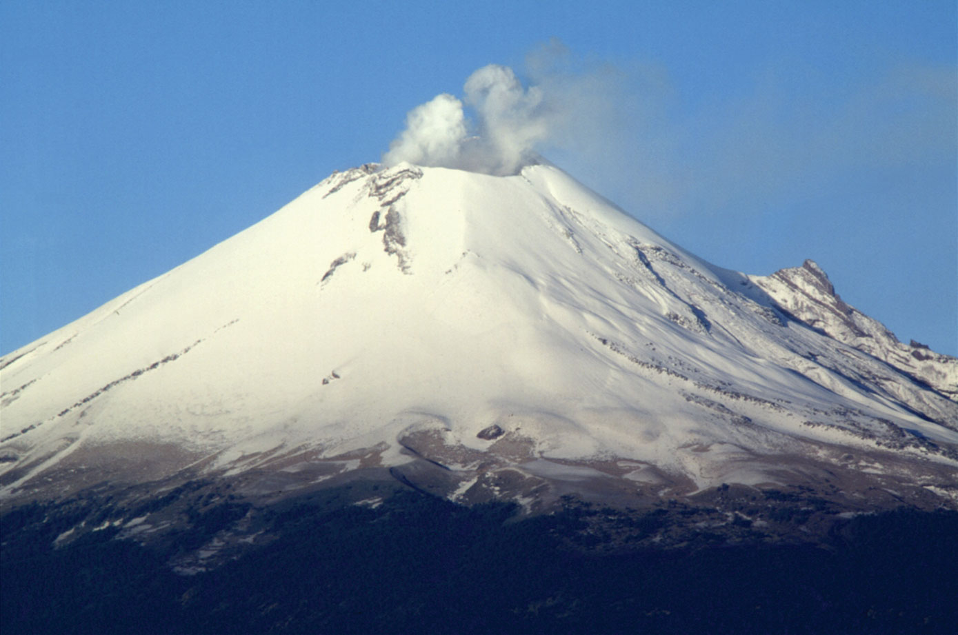 CosasHermosasyunPocodeTodo: El Popocatepetl (Cerro que humea)