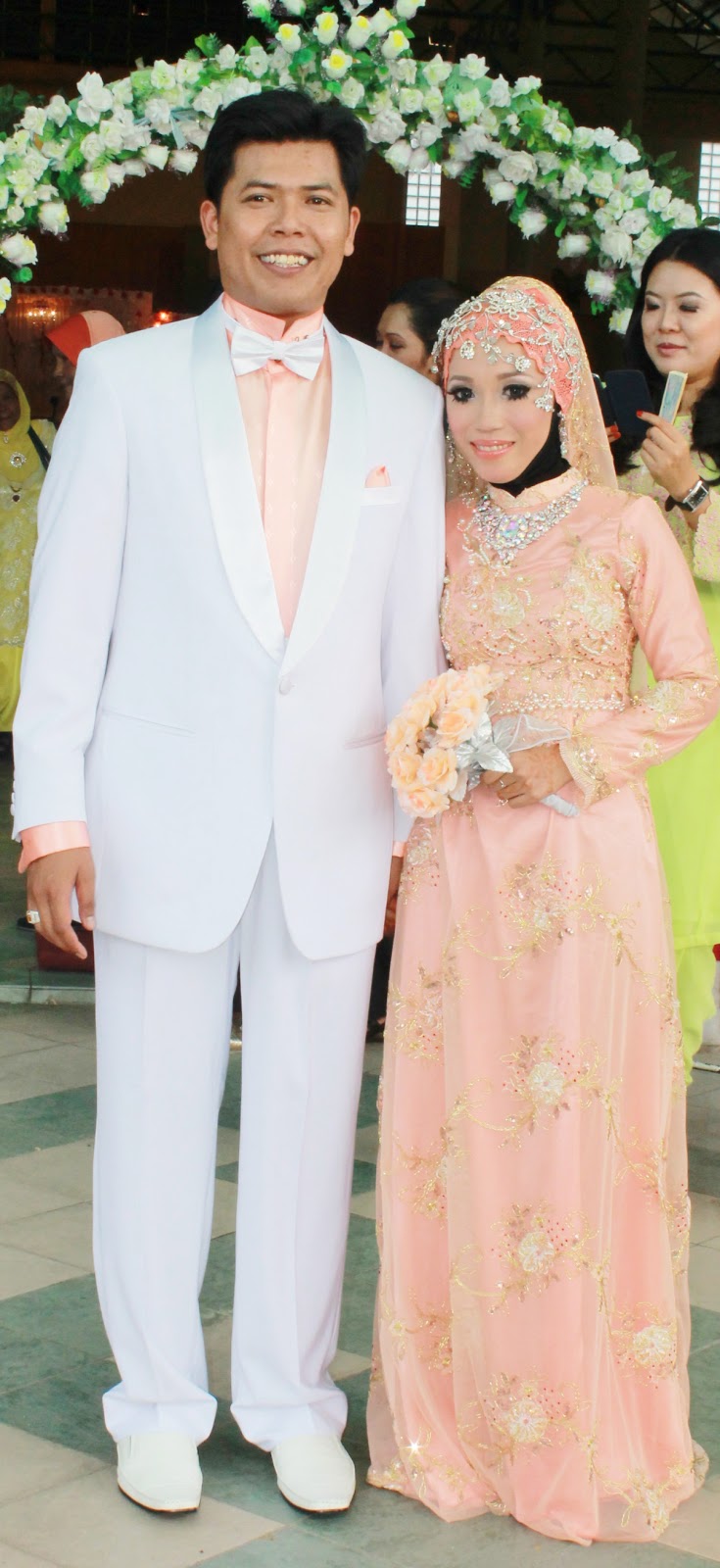 Normaya Aristia BAJU  AKSESORI PENGANTIN