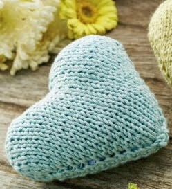 http://www.letsknit.co.uk/free-knitting-patterns/knitted-hanging-hearts