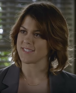 PLL Paige (Lindsey Shaw) wearing Dogeared Balance Tube Bar necklace in gold episode 7x11 "Playtime"