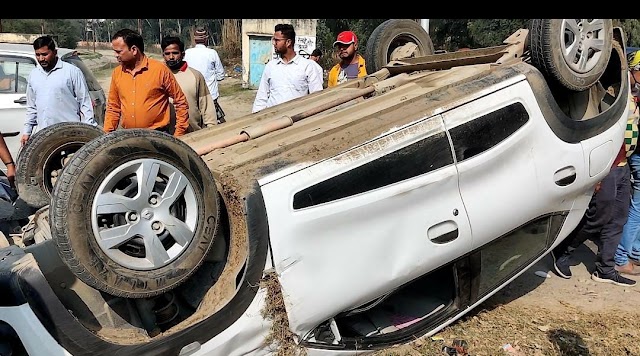  दादरी एनटीपीसी के पास एक तेज रफ्तार कार ने बाइक को टक्कर मार दी