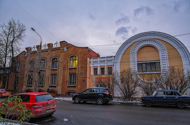 Дом для конюхов и конюшня Башкировых