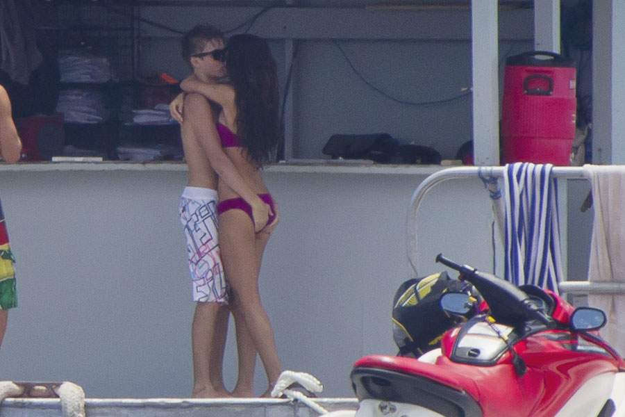 selena gomez and justin bieber hawaii: Justin Bieber and Selena Gomez