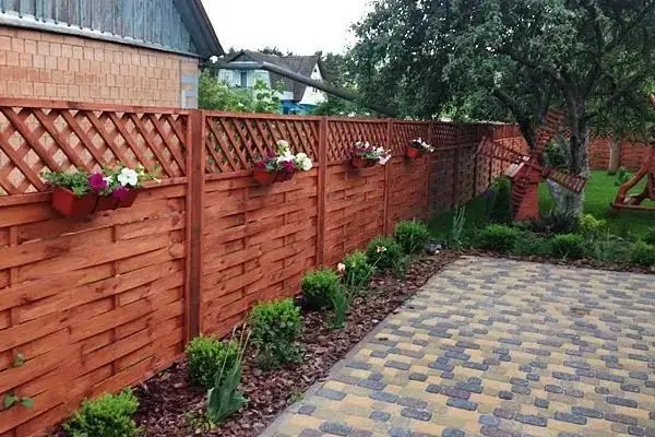 Construction of fences made ​​of stone