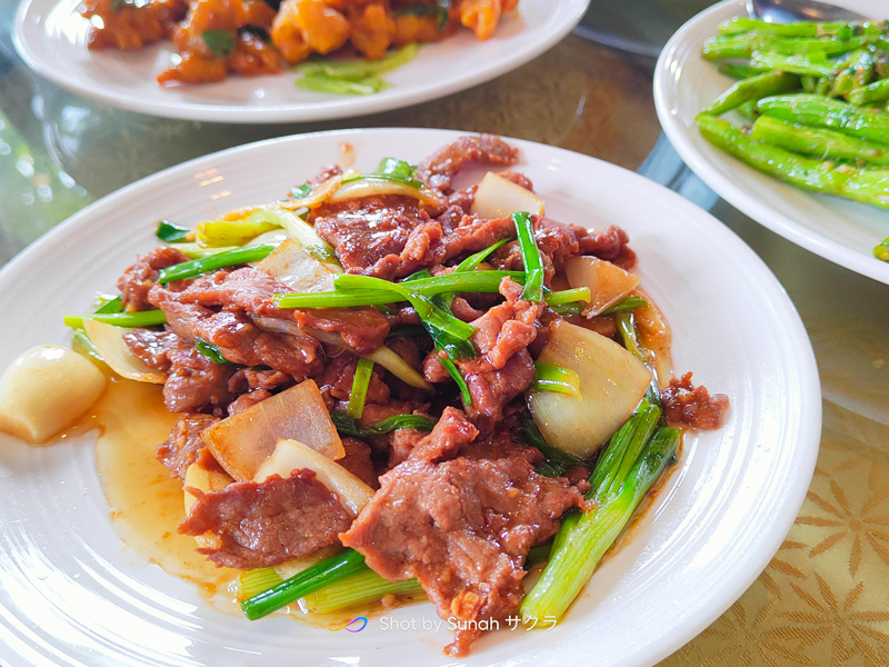 Ostrich Meat with Spring Onions