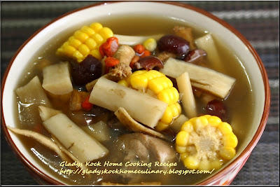 Great Burdock Soup with Corn and Chinese Herbs (药材玉蜀黍牛蒡汤)