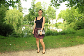 jupe jacquard comptoir des cotonniers, top Naf Naf, pochette Primark