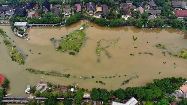 Banjir Dimana-Mana, Kok Cuma Anies Yang Disalahin
