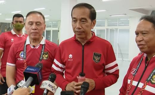 Komentar Jokowi Soal Indonesia Tuan Rumah Piala Dunia U17, Hingga Bentroknya Penggunaan GBK untuk Konser Coldplay