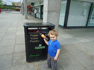 1000 Bins - Big Boy doing some recycling in Central Milton Keynes