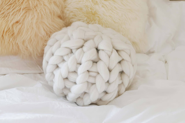 knitwithome review, knitwithome etsy, knitwithome reviews, knitwithome pillow, merino wool knitted pillow, knitted chunky pillow uk