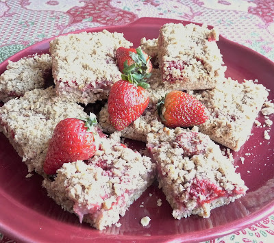 Strawberry Oat Bars