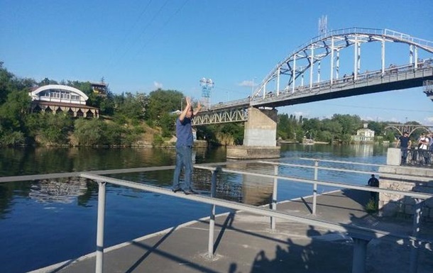 У Дніпрі чоловік погрожував влаштувати стрілянину