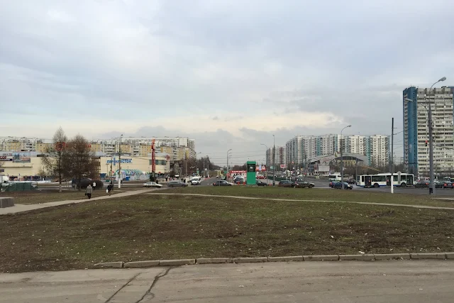 Новоясеневский проспект, Ясногорская улица