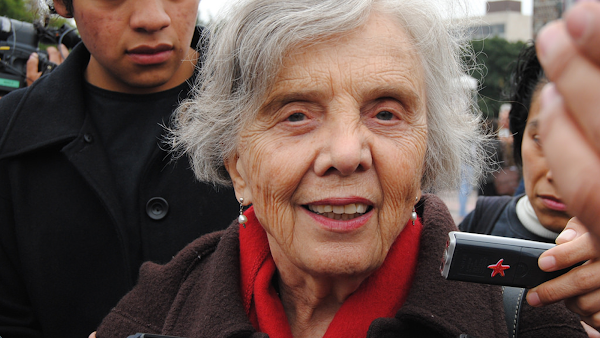 AMLO Ya Es Presidente De México, No Hay Nadie Que Lo Detenga En 2018; Elena Poniatowska.