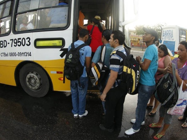 Ônibus lotado