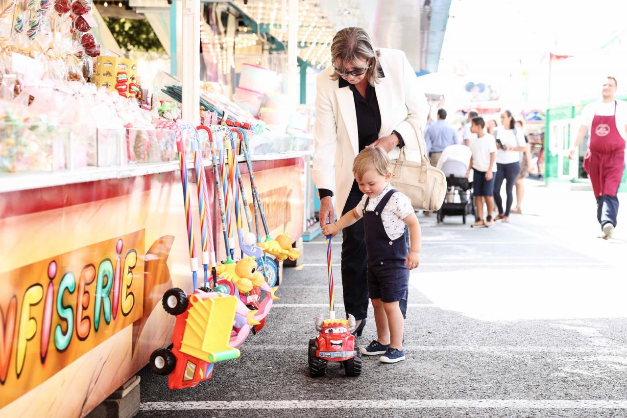The cute Little Prince Charles of Luxembourg accompanied his parents to discover the festive and colorful atmosphere of the great Luxembourg summer festival.