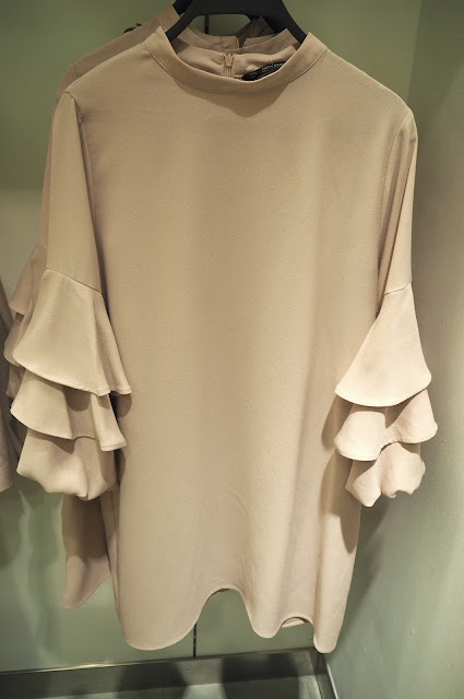  Zara - frilled sleeve dress