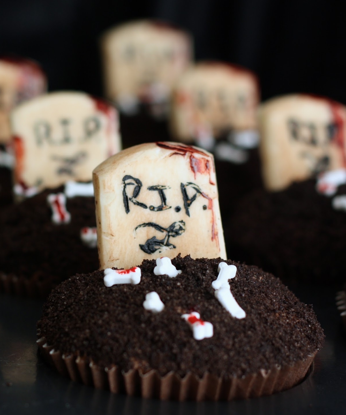 halloween graveyard cupcakes Mad med hjertet - Linebinevaskemaskine - Graveyard Cupcakes