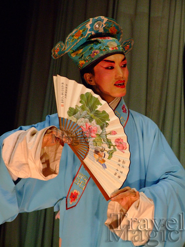 china-opera-performance-sichuan