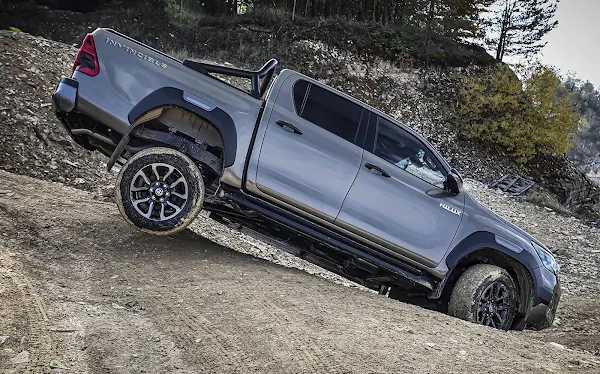 Toyota Hilux 2021 com facelift e 204 cv: lançamento no Brasi em novembro