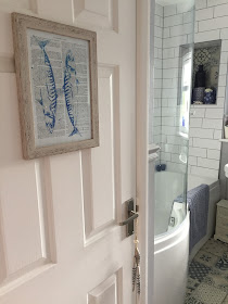 victorian traditional vintage style bathroom 