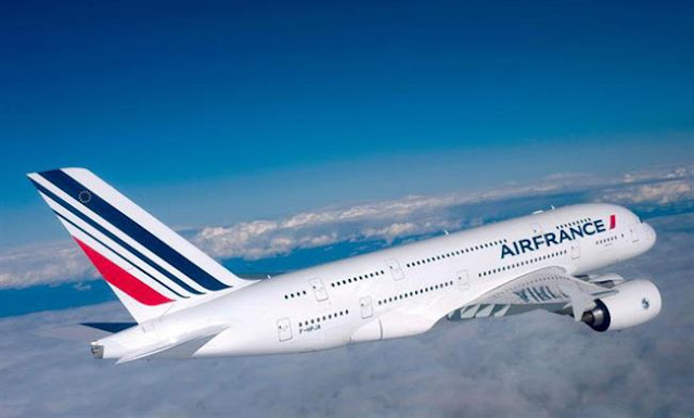 ve-may-bay-gia-re-hang-AirFrance