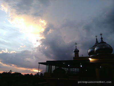 gambar masjid saat sunset