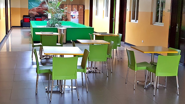 eating area of Go Hotels Tacloban