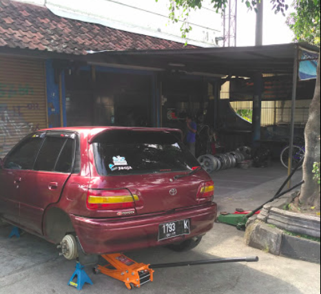 Gambar bengkel velg mobil JVR