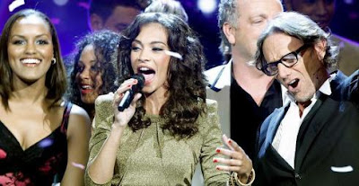 Schema X-Factor-winnares Rochelle zit vol