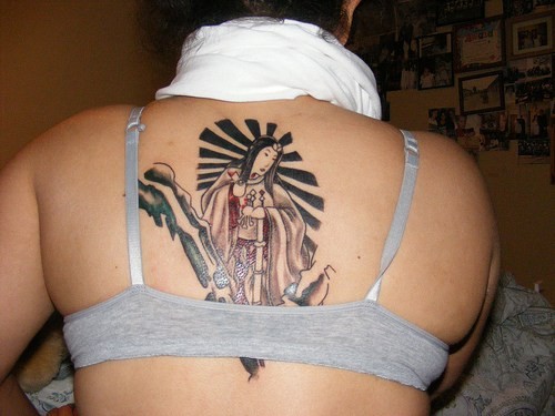 Sexy Hot Girl With Japanese Geisha Tattoo On Upper Back Body