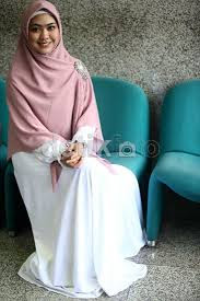  ini ialah jilbab yang rekomended bagi anda selaku  seorang muslimah yang taat terhad √43+ Model Terbaik, Jilbab Syar'i Oki Setiana Dewi Modern 2022
